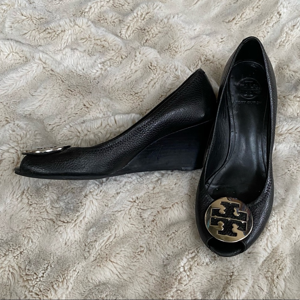 Gorgeous Tory Burch black leather wedge pumps.